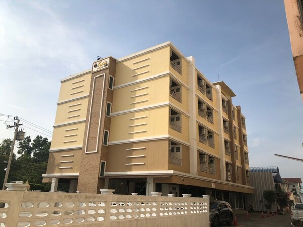 Mặt tiền nơi lưu trú