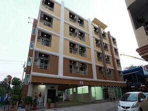 Mặt tiền nơi lưu trú