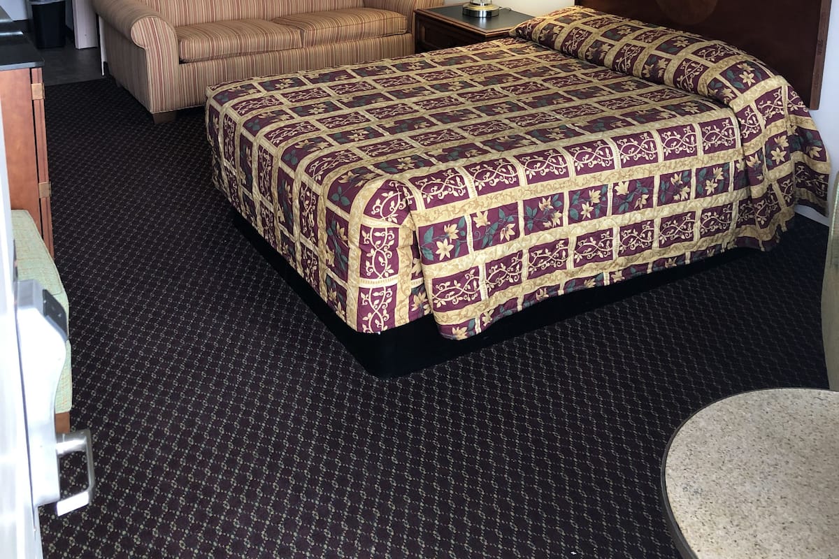 Deluxe Room, 1 Double Bed, Non Smoking | Free WiFi, bed sheets