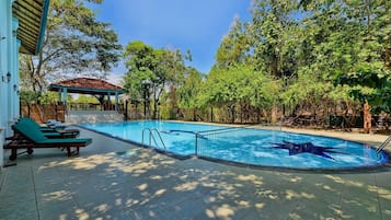 Piscine extérieure