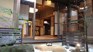 Nhà truyền thống (Private Vacation) | Quang cảnh từ phòng