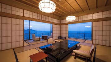 新館 特別和洋室 | ミニバー (無料)、セーフティボックス (室内)、WiFi (無料)、ベッドシーツ