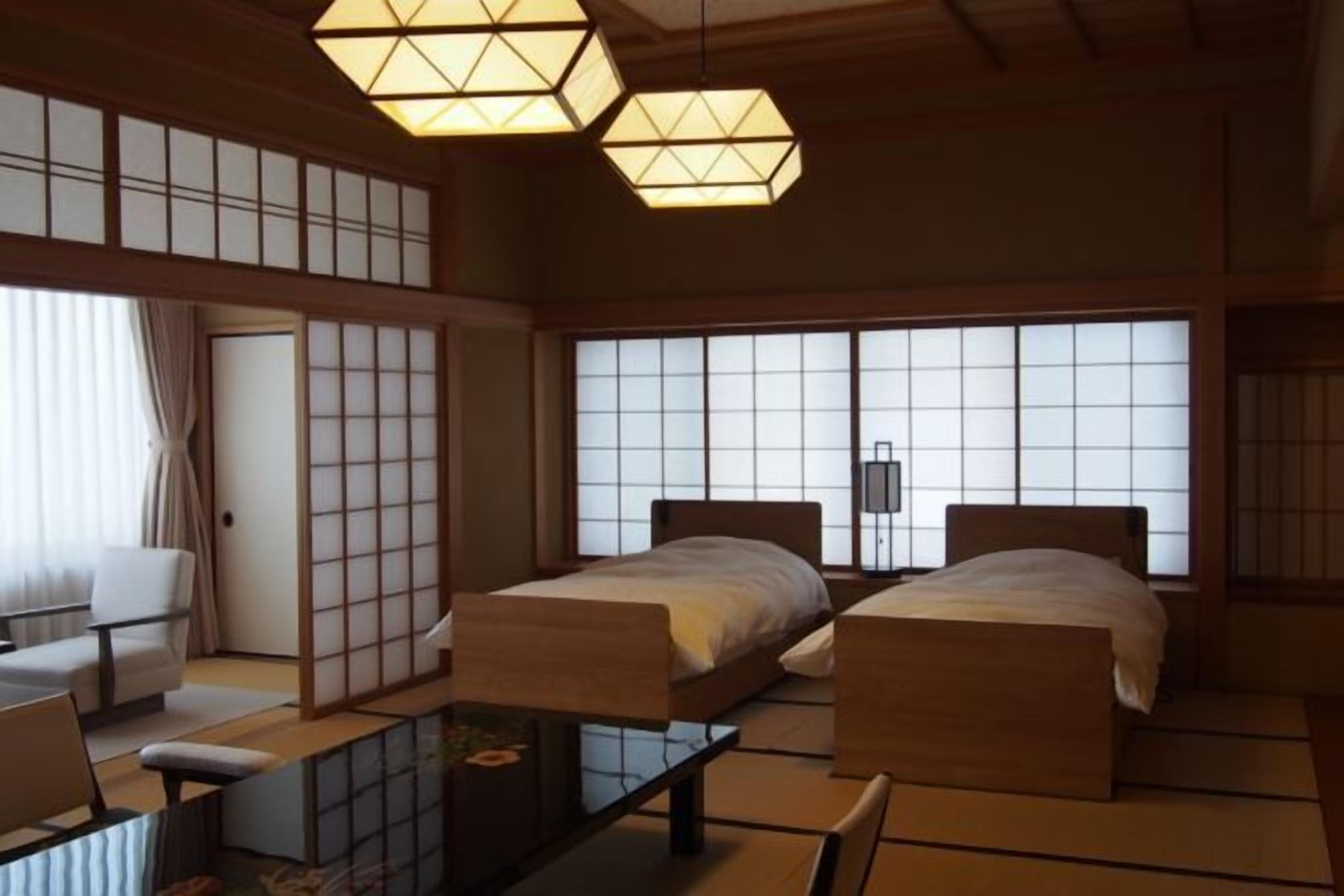 Free minibar, in-room safe, free WiFi, bed sheets