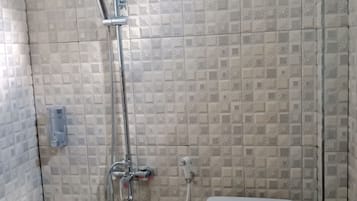 Kamar Double Deluks | Kamar mandi | Shower