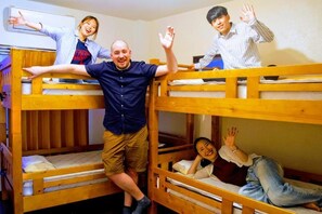 4 Bed Room, free breakfast private rooms, Non Smoking | Free WiFi, bed sheets - Guesthouse LuLuLu (Kochi)