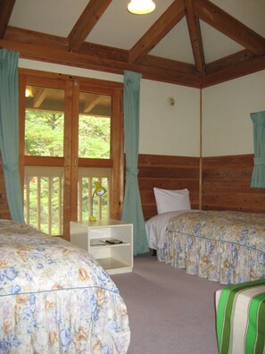 Premium Room, Private Bathroom | Down comforters, blackout drapes, rollaway beds - Hirotani Pension & Lodge (Hara)