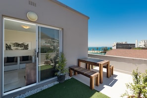 Premier-Apartment, 2 Schlafzimmer, Nichtraucher, Bergblick | Balkon