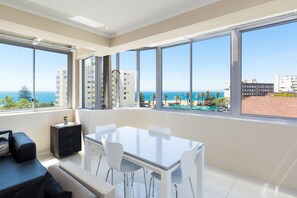 Departamento Premier, 2 habitaciones, para no fumadores, vista a la montaña | Servicio a la habitación