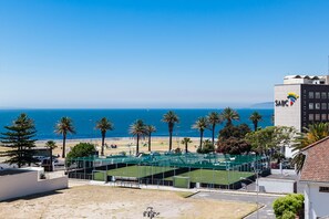 Premier Apartment, 2 Bedrooms, Non Smoking, Mountain View | Beach/ocean view - Belle Isle 10 (Cape Town)