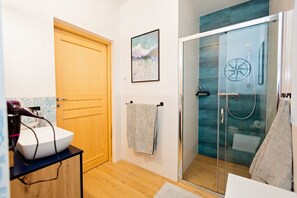 Panoramic Townhome | Bathroom
