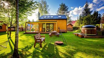 Vista frontal de la propiedad