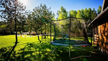 Children’s play area – outdoor
