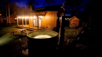 Design Chalet | Jetted bathtub