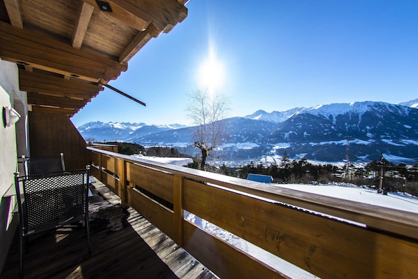 Suite Confort, vue montagne | Vue sur la vallée