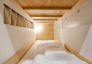 Free WiFi, bed sheets
