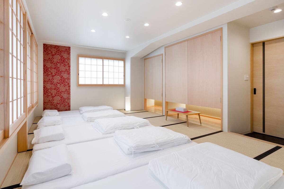 Free WiFi, bed sheets