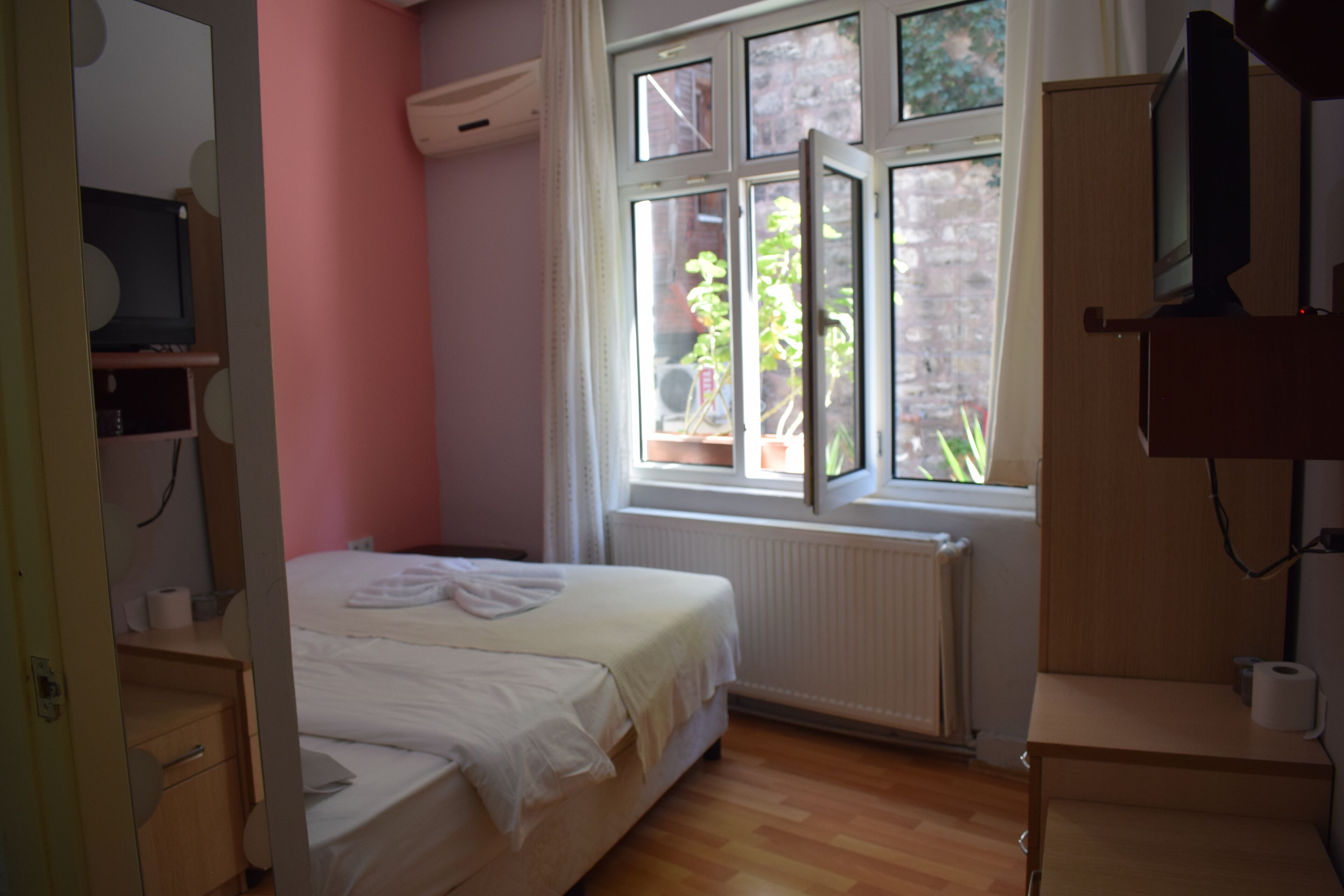 Standard-Doppelzimmer, 1 Queen-Bett, Stadtblick | Blick auf die Straße