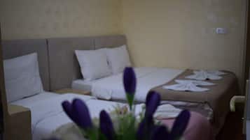 1 habitación, ropa de cama de alta calidad y escritorio