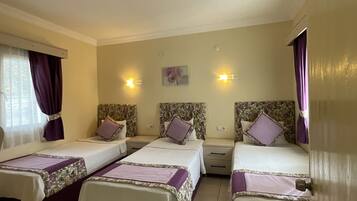 Triple Room | Free WiFi, bed sheets