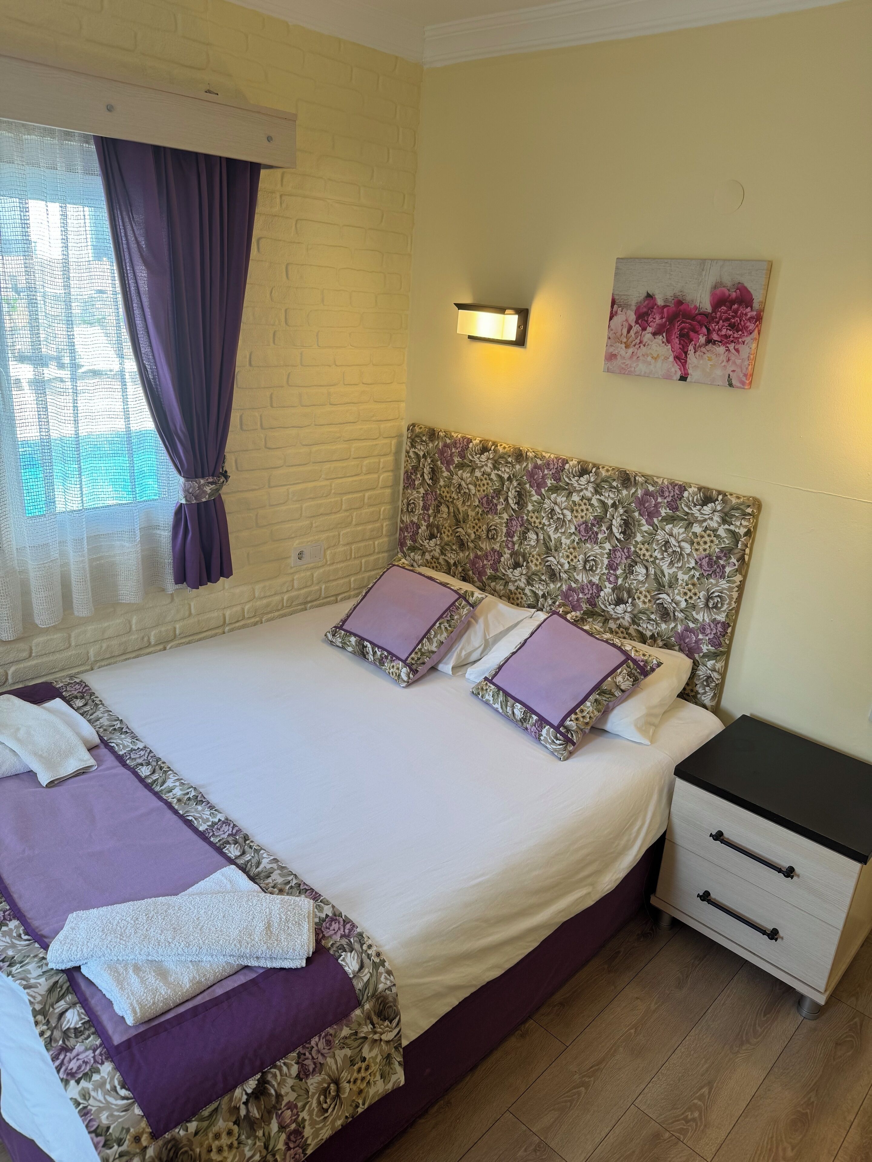 Standard Room | Free WiFi, bed sheets