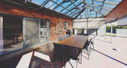 Carcoola Beach House -town centre