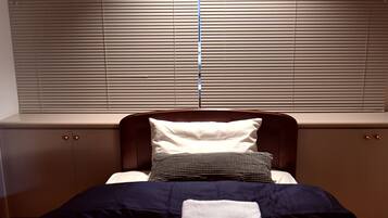 3 bedrooms, desk, blackout curtains, iron/ironing board