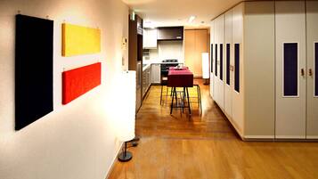 Departamento familiar, 3 habitaciones | Servicio a la habitación