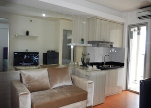 55-公分平面電視、有線頻道、電視