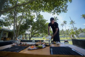Outdoor dining - Wirdana Resort & Spa (Boossa)