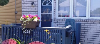 Niagara Falls entire bungalow is minutes away  from all the adventure and fun