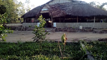 Breakfast, lunch, dinner served; local cuisine
