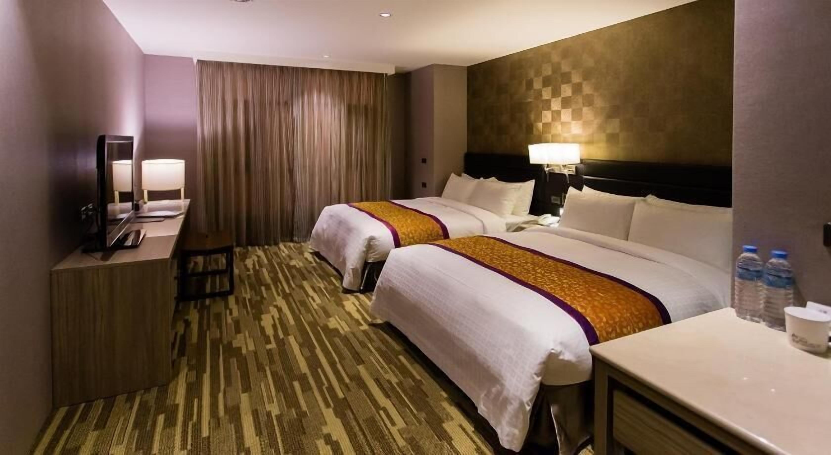 โต๊ะทำงาน, ผ้าม่านกันแสง, Wi-Fi ฟรี, ผ้าปูที่นอน