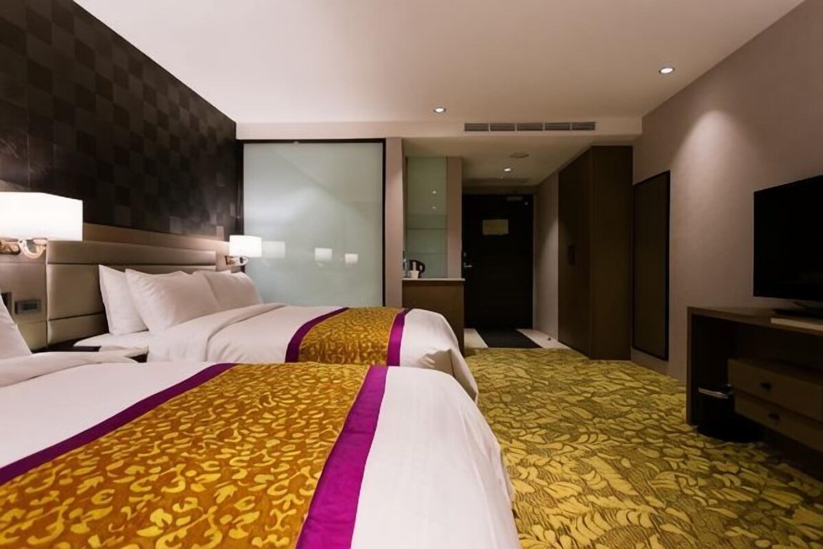 Desk, blackout curtains, free WiFi, bed sheets