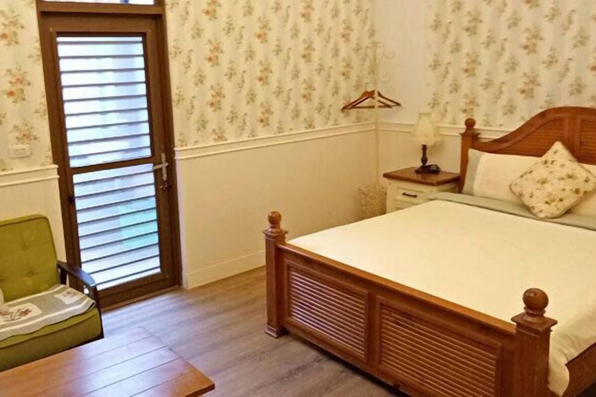 Quarto triplo standard (Vanilla Green) | Escrivaninha, cortinas blackout, quartos à prova de som
