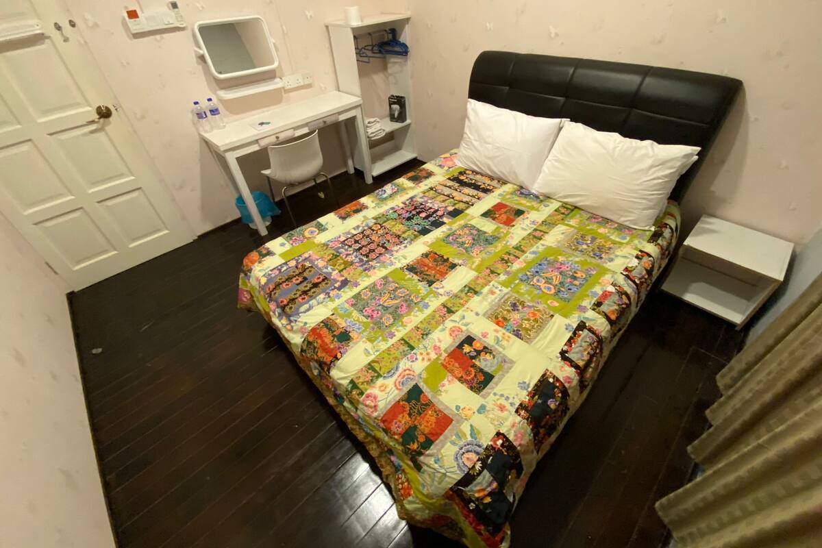 Soundproofing, iron/ironing board, free WiFi
