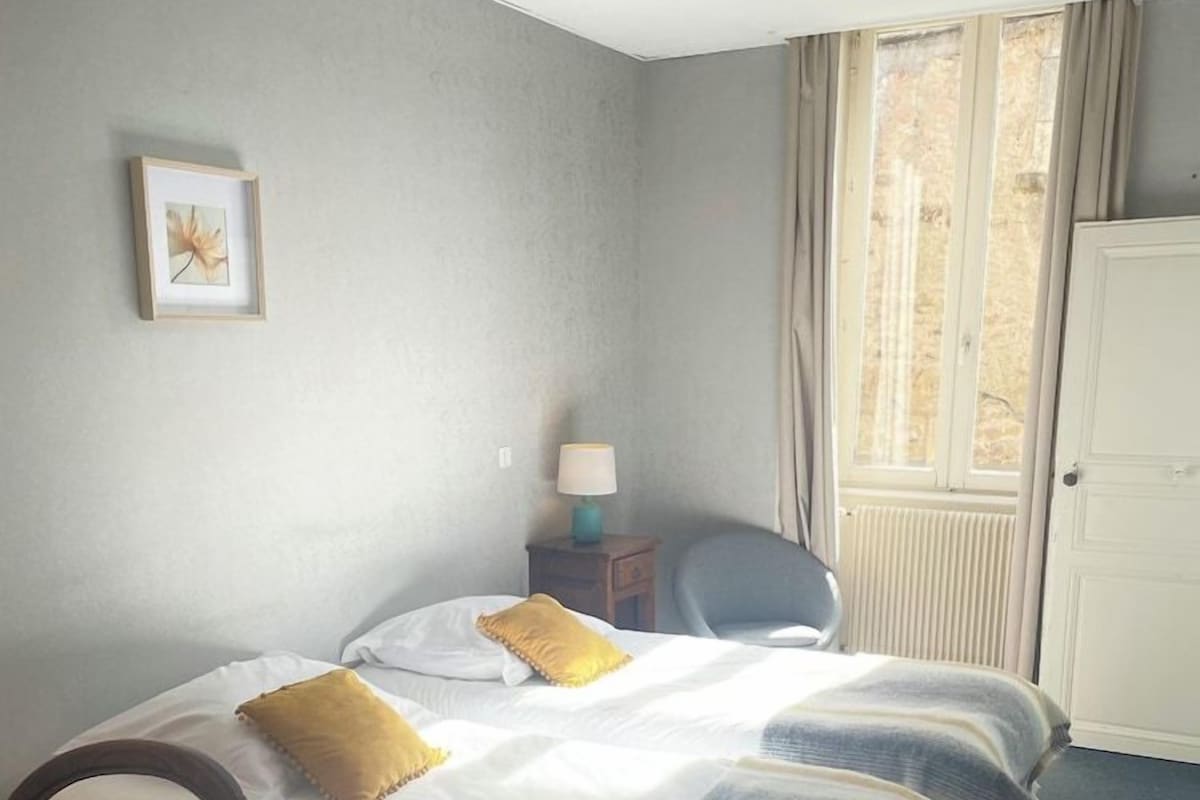 Desk, iron/ironing board (on request), WiFi (free)
