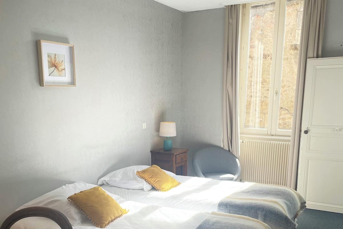 Twin Room, Private Bathroom | Individually decorated, individually furnished, desk, iron/ironing board