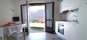 Appartamento, 1 camera da letto | Pasti in camera