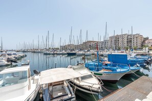 Marina/club náutico