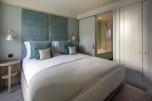 Deluxe One Bedroom Apartment | Premium bedding, in-room safe, individually decorated - Abbey Strand Apartments, at Holyrood (Edinburgh)