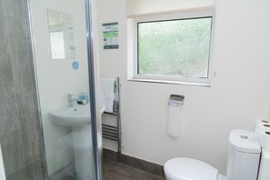 Casa, várias camas, para não fumantes | Banheiro | Chuveiro, produtos de toalete grátis, secador de cabelo 