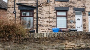 Exterior - Woodhouse Lodge (Sheffield)