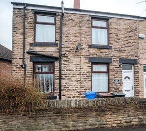 Exterior - Woodhouse Lodge (Sheffield)