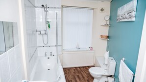 House | Bathroom - Woodhouse Lodge (Sheffield)