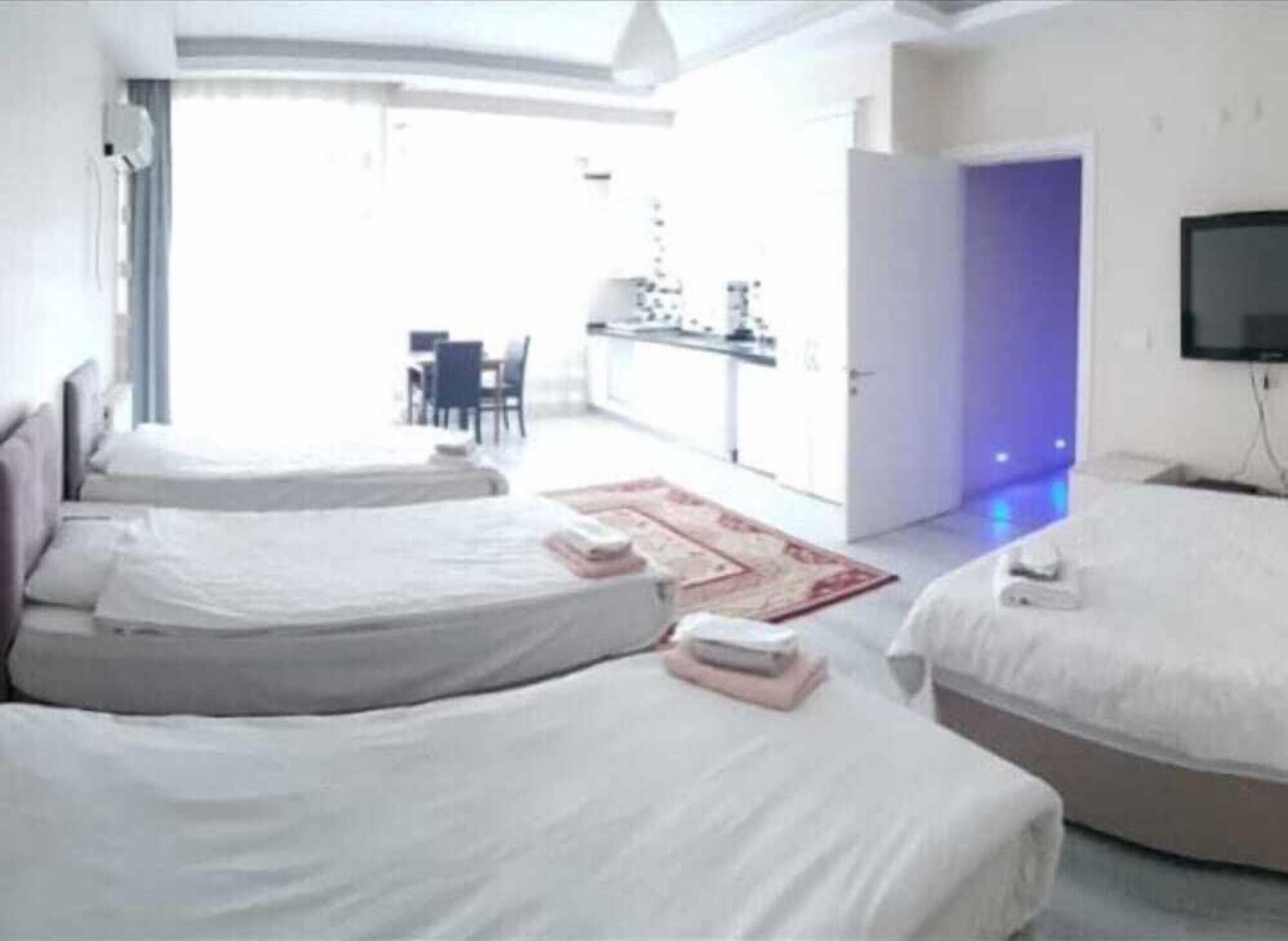 Minibar, lydisolert, wi-fi (inkludert) og sengetøy