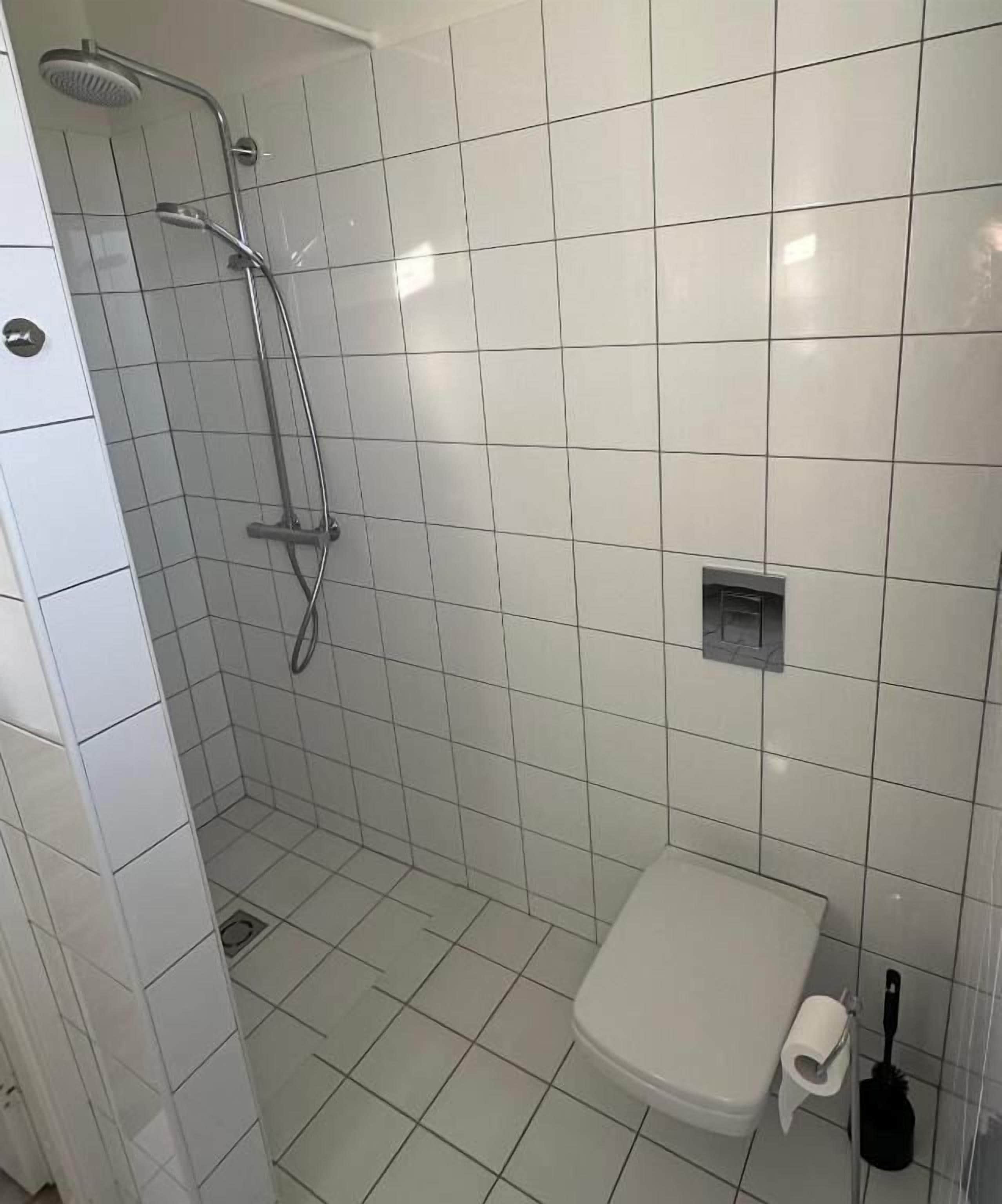 Family House, 1 Bedroom | Bathroom shower