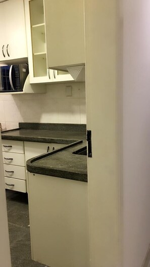 Appartamento, 4 camere da letto | Cucina privata | Frigorifero, microonde, pentole/stoviglie/utensili