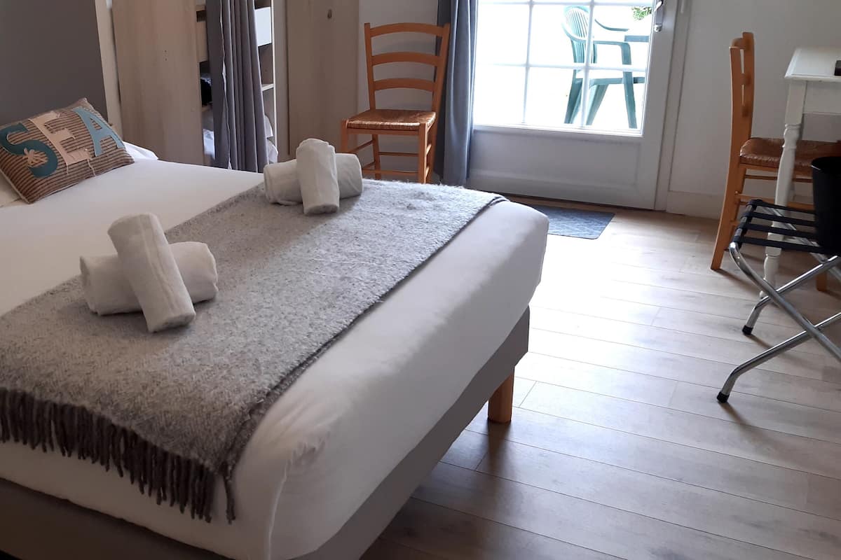 Doppelzimmer | 2 Schlafzimmer, hochwertige Bettwaren, individuell dekoriert