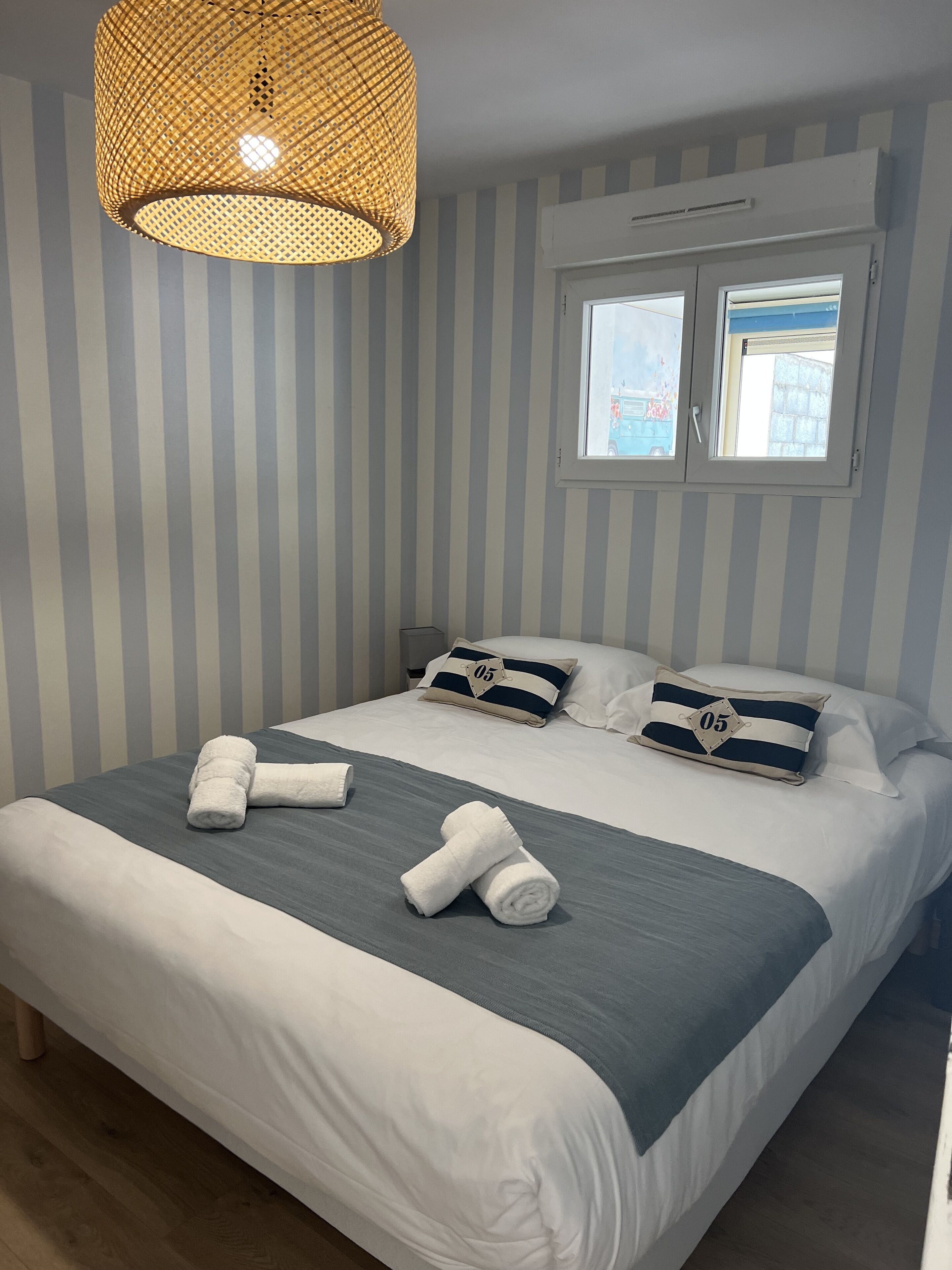 shower, rainfall showerhead, free toiletries, dressing gowns