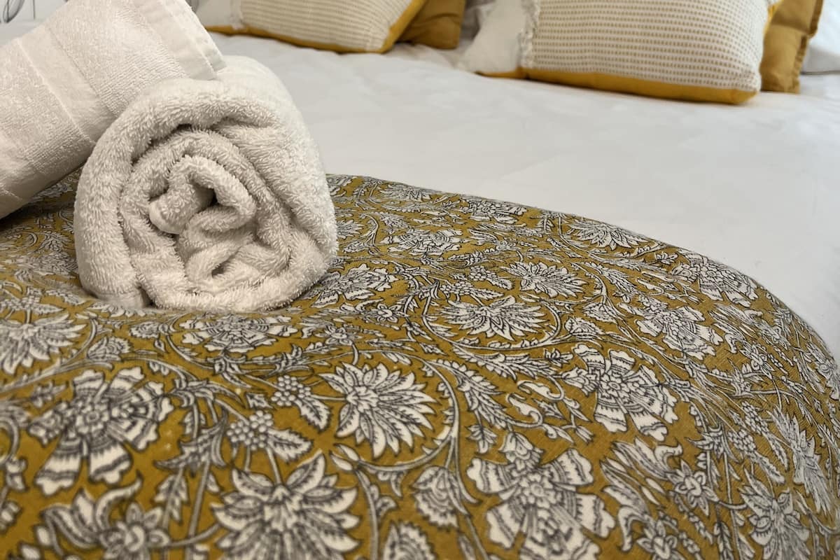 Familienapartment | Badezimmer | Dusche, Regendusche, kostenlose Toilettenartikel, Bademäntel